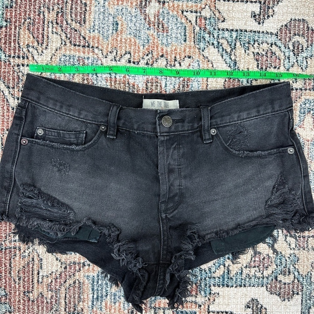 We the Free Size 28 Black Raw Him distressed Shorts - Picture 5 of 8